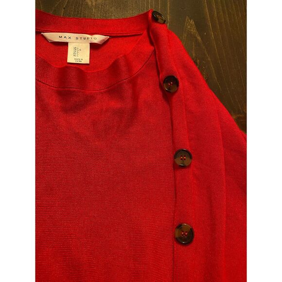 Max Studio Sweater Women's Medium Red Rayon Long Sleeve Buttons down arms PRETTY - Picture 4 of 6